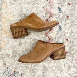 Toms tan toffee brown suede leather mules clogs